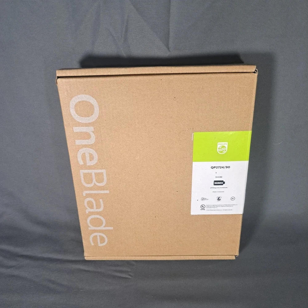 Philips Norelco OneBlade 360 Face Trimmer & Shaver QP2724/90, New, 5in1 Comb